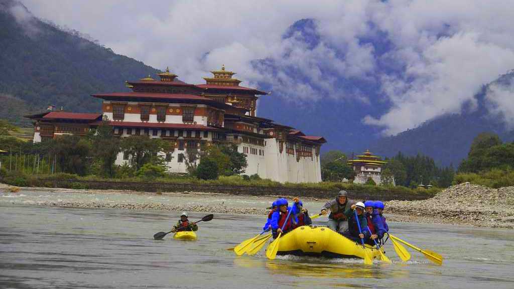 Rafting in Bhutan fvdjfj