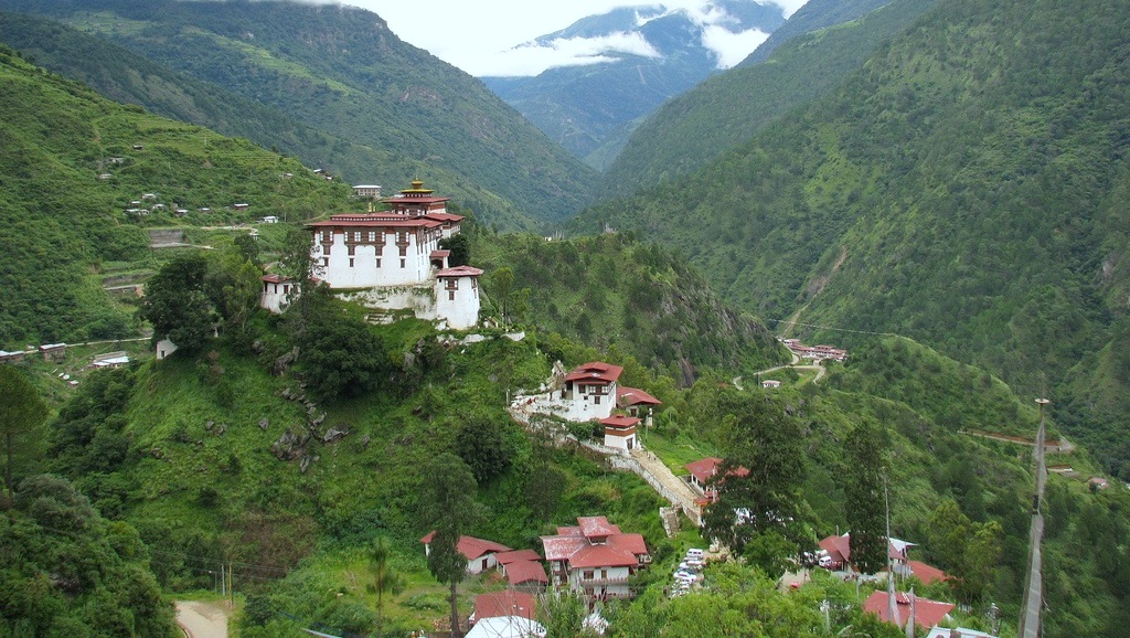 Lhuentse dzong 0
