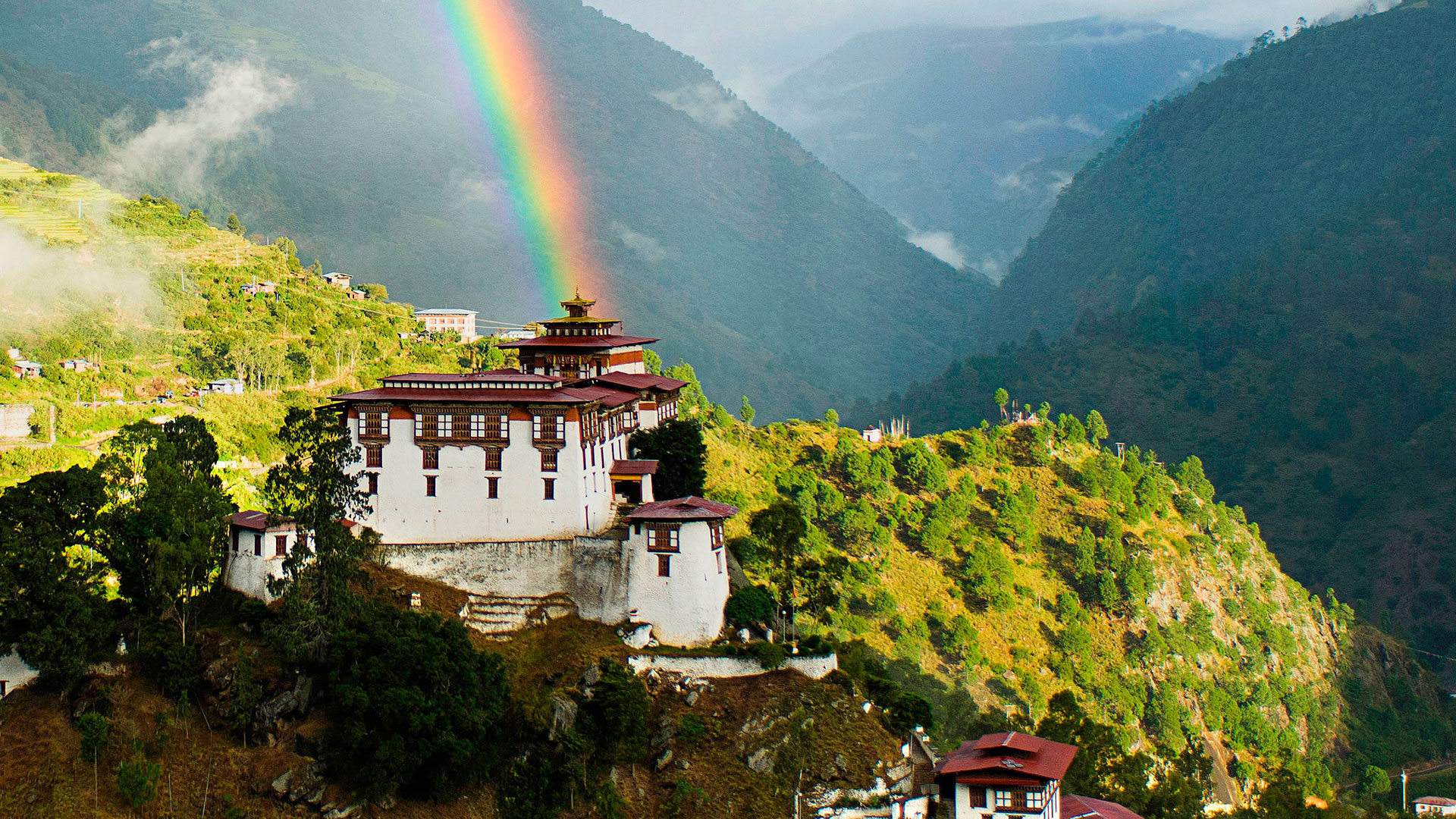 Lhuntse dzong bvhvbh