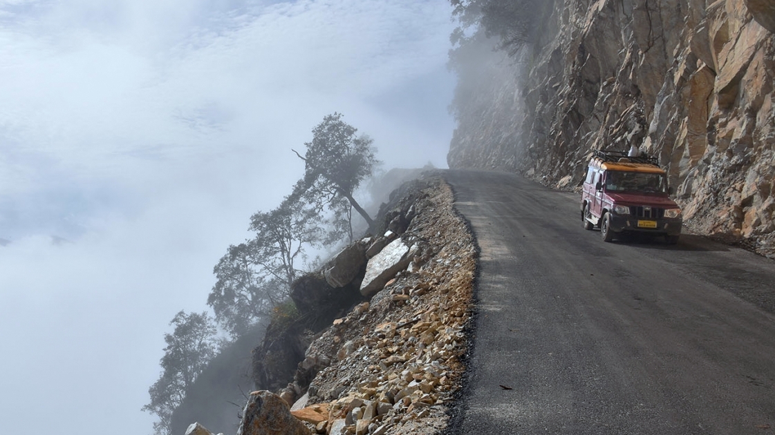 Bhutan Mountain Road mkdns (1)
